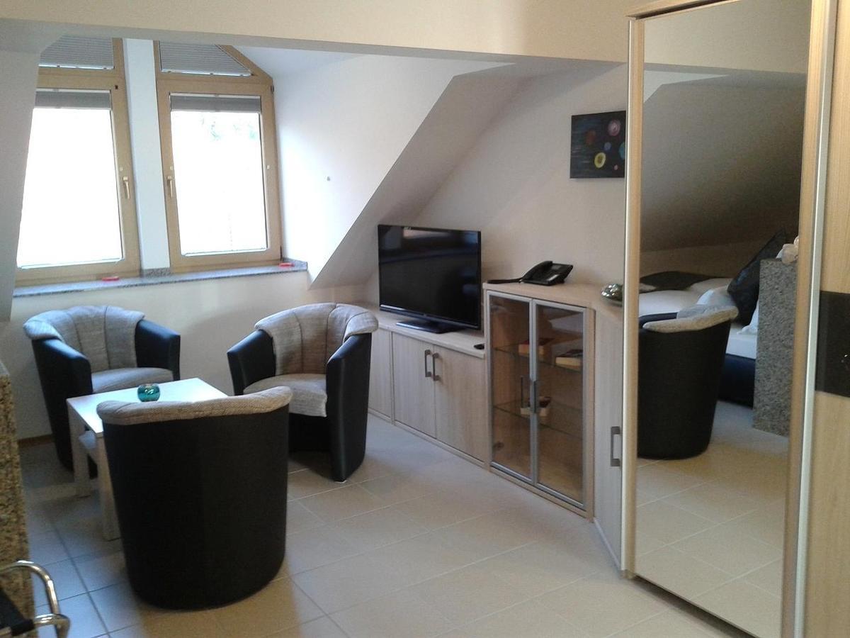 DZT-Schwarzwaldhotel garni Unterkirnach Zimmer foto